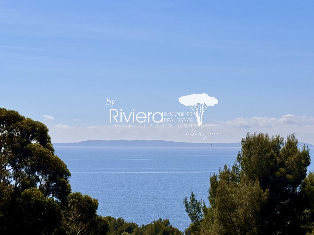Estate in Le Lavandou, Provence-Alpes-Côte d'Azur, France 3 - 17812922