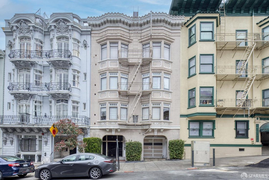 San Francisco, California, United States 1 - 18243993