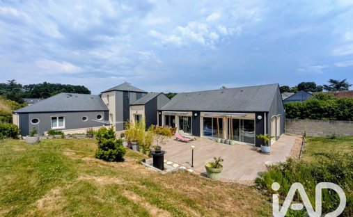 House in Savonnieres, Centre-Val de Loire, France 1