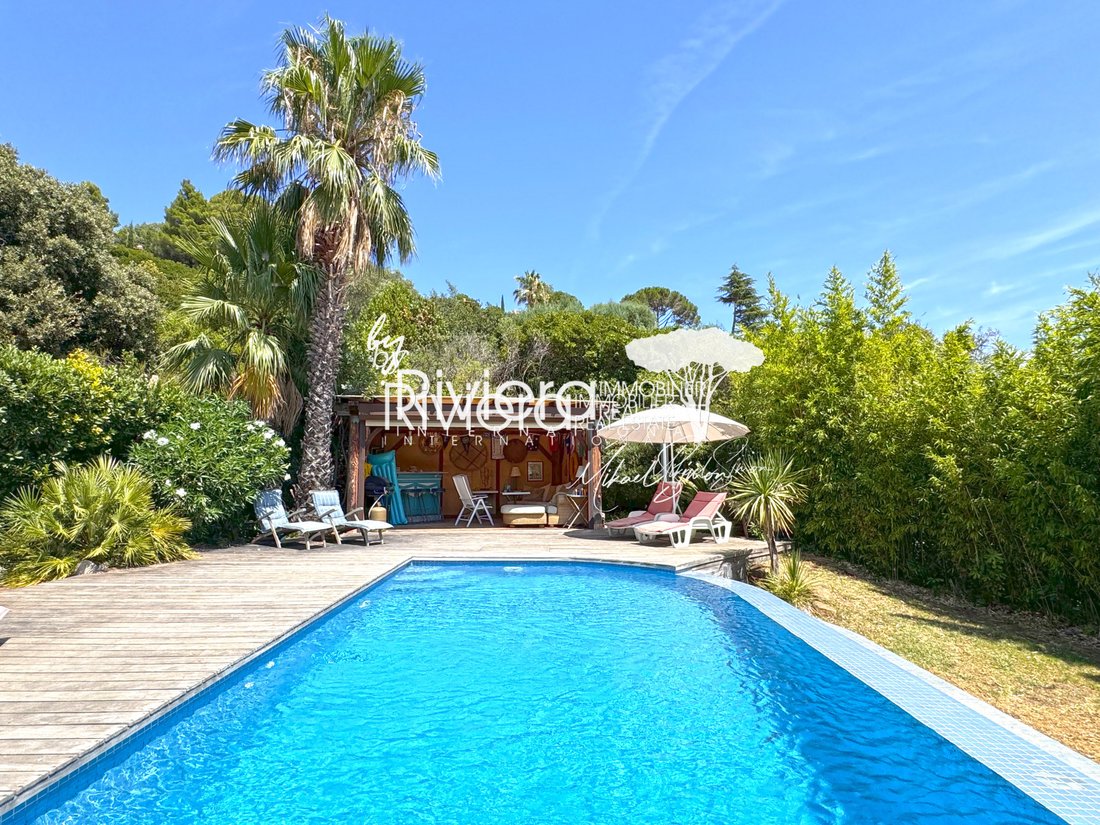 Estate in Nord, Cavalaire-sur-Mer, France 5 - 15390145