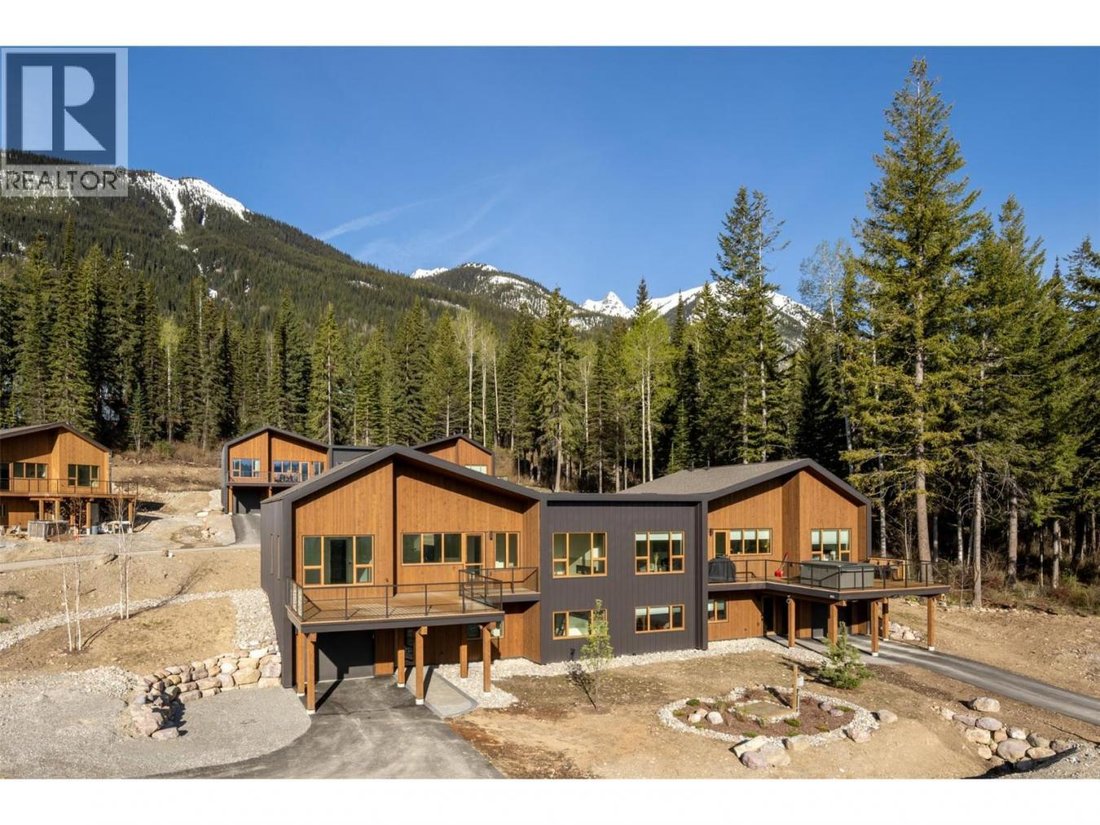 House in Golden, British Columbia, Canada 2 - 18237963