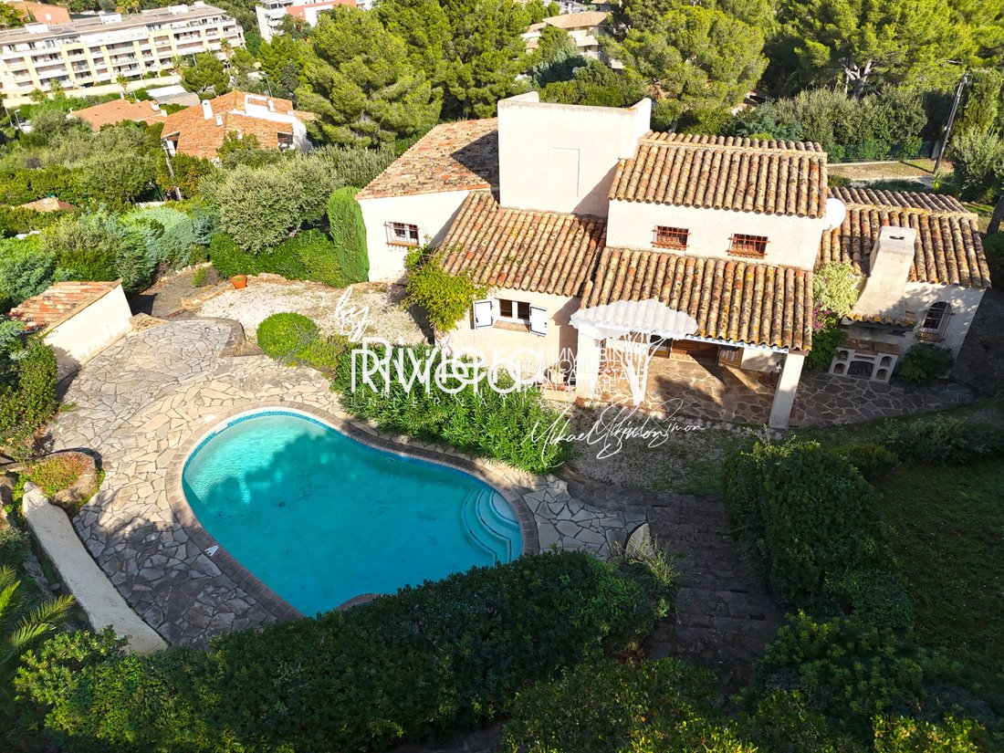 Villa in Nord, Cavalaire-sur-Mer, France 4 - 15390081