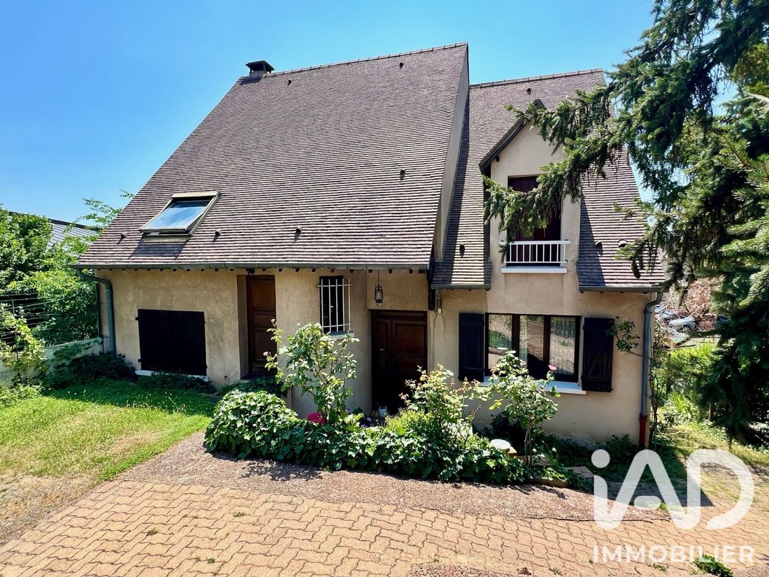 House in Chatou, Ile-de-France, France 1 - 18246554