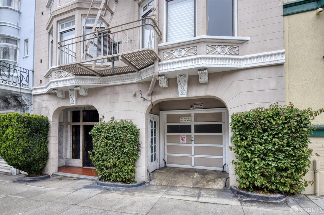 San Francisco, California, United States 2 - 18243993