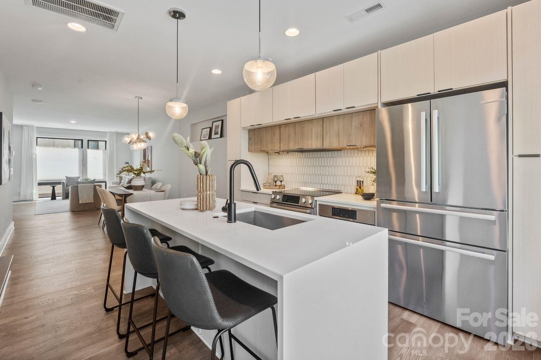 Townhouse in Charlotte, North Carolina, United States 1 - 18235660