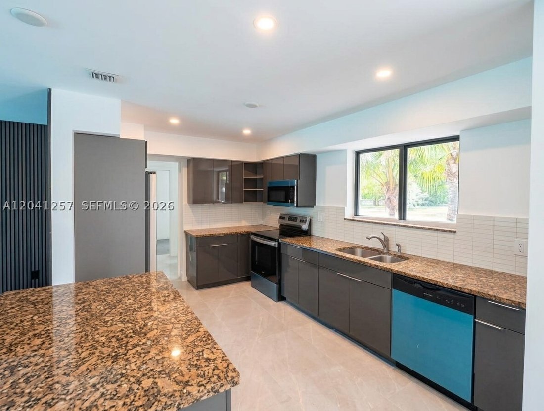 House in North Miami Beach, Florida, United States 5 - 18241437
