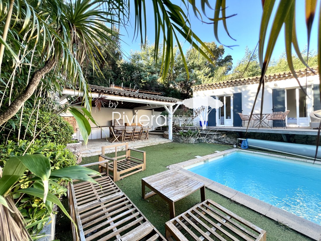 Villa in Nord, Cavalaire-sur-Mer, France 1 - 17459032