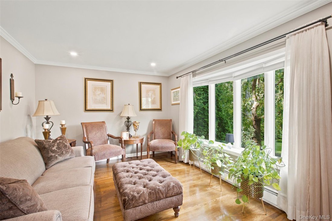 House in Smithtown, New York, United States 3 - 18246355