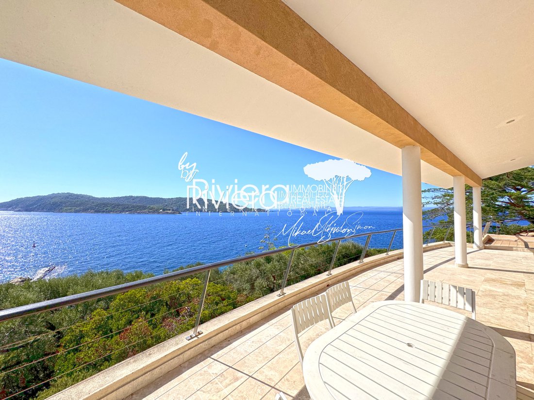 Villa in Hyeres, Provence-Alpes-Côte d'Azur, France 3 - 15390005