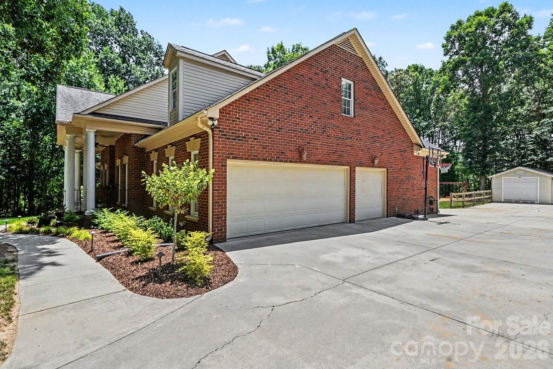 House in Fairview, North Carolina, United States 2 - 18240512