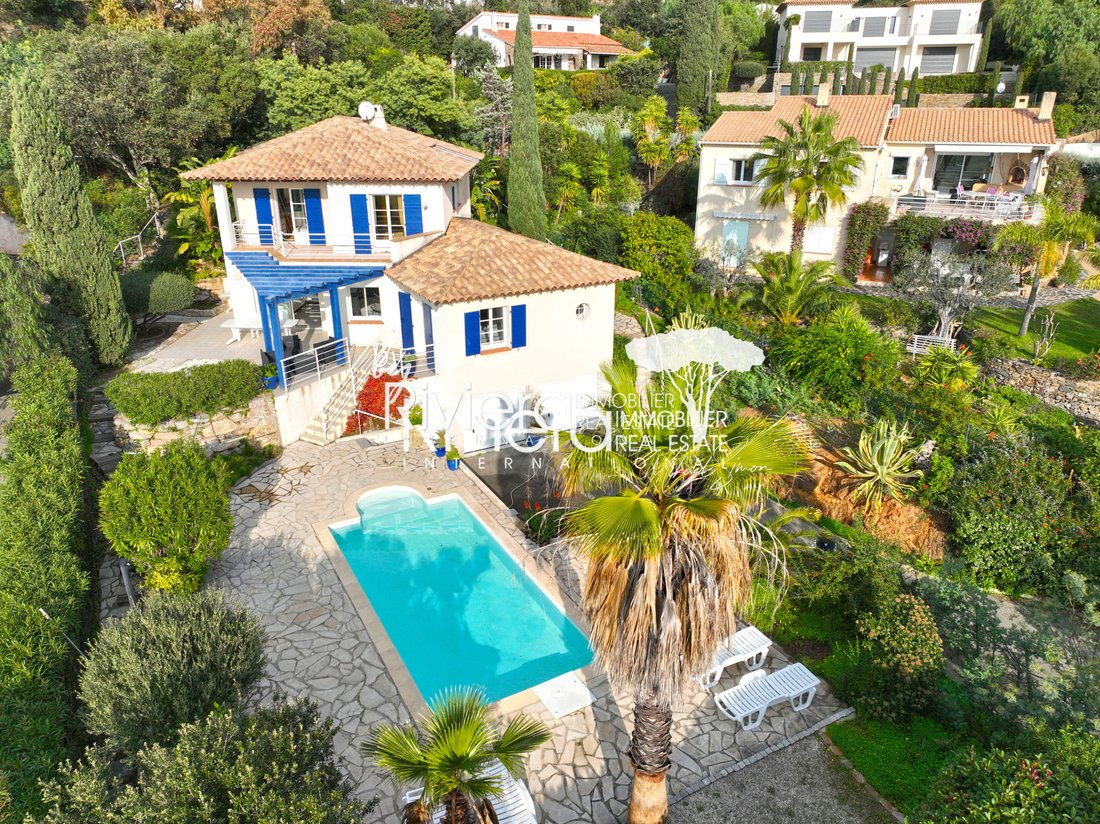 Villa in La Croix-Valmer, Provence-Alpes-Côte d'Azur, France 3 - 17552445