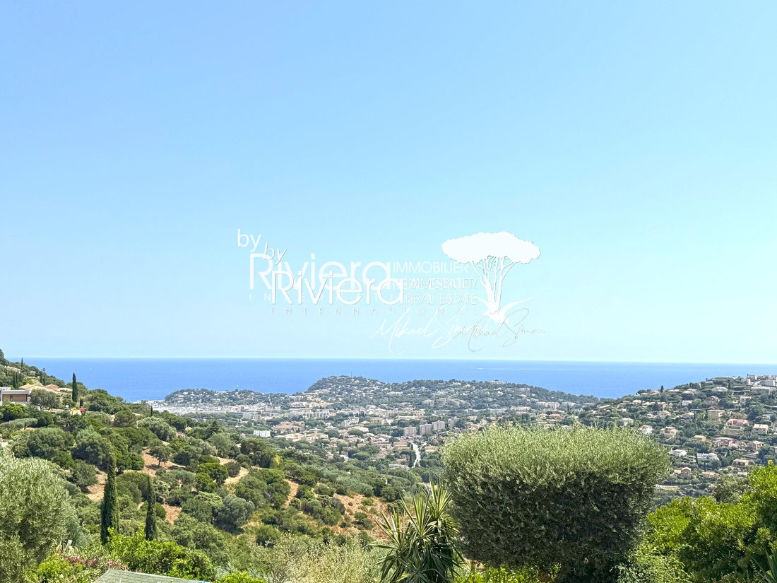 Villa in Nord, Cavalaire-sur-Mer, France 1 - 15826233