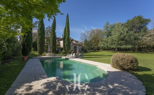 House in Yvours, Irigny, France 1