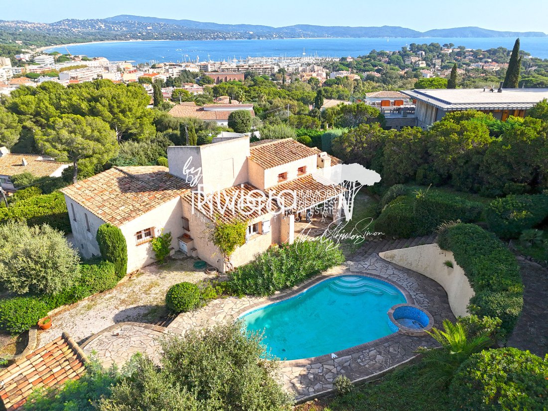 Villa in Nord, Cavalaire-sur-Mer, France 1 - 15390081