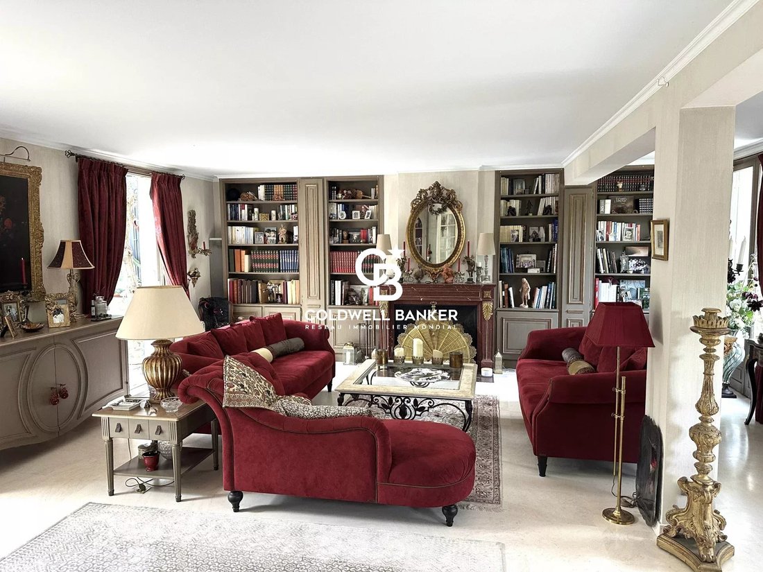 House in Chatou, Ile-de-France, France 4 - 18232564