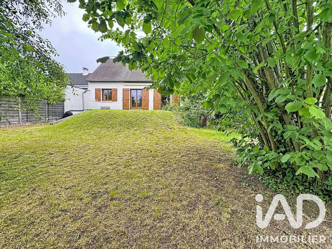 Casa en Sucy-en-Brie, Isla de Francia, Francia 1 - 18247290