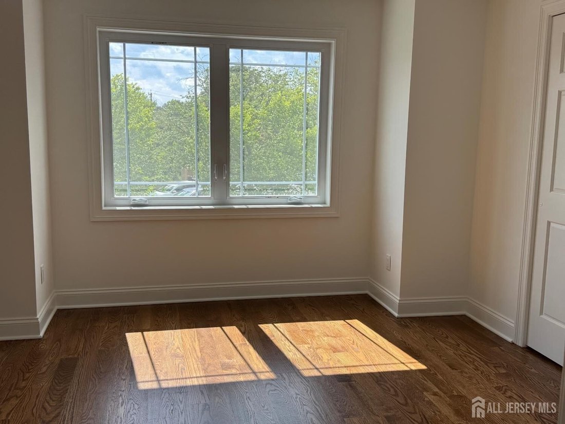 Townhouse in Metuchen, New Jersey, United States 5 - 18235705