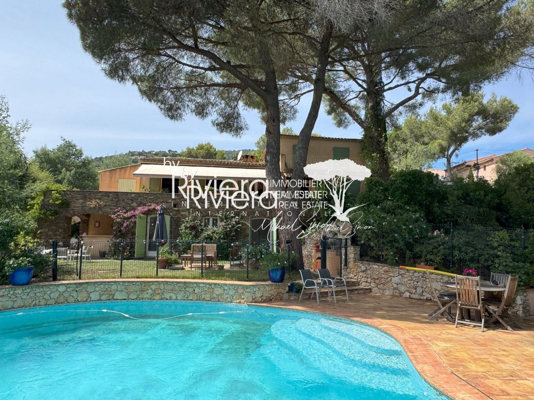 Villa in Nord, Cavalaire-sur-Mer, France 3 - 16048007