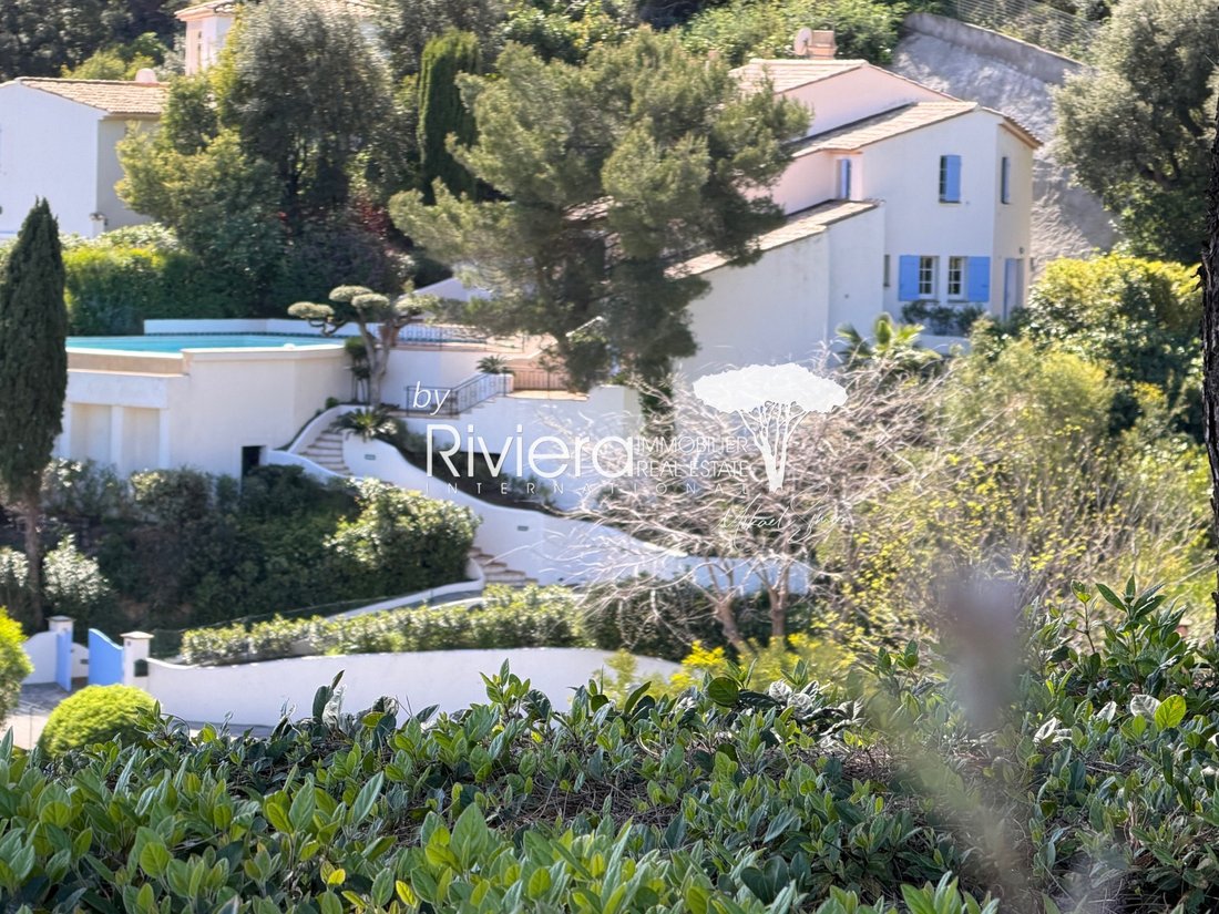 Villa in La Croix-Valmer, Provence-Alpes-Côte d'Azur, France 2 - 17562477