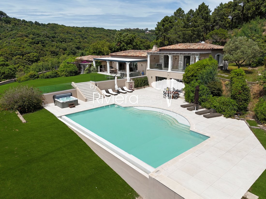 Estate in La Croix-Valmer, Provence-Alpes-Côte d'Azur, France 2 - 17910151
