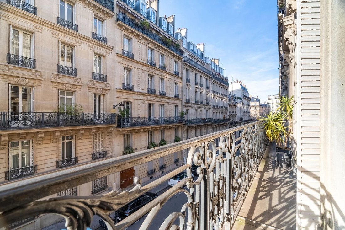 Apartment in La Fourche-Guy Môquet, Paris 17e Arrondissement, Paris 5 - 18237032
