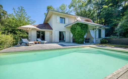 House in Saint-Martin-Bellevue, Filliere, France 1