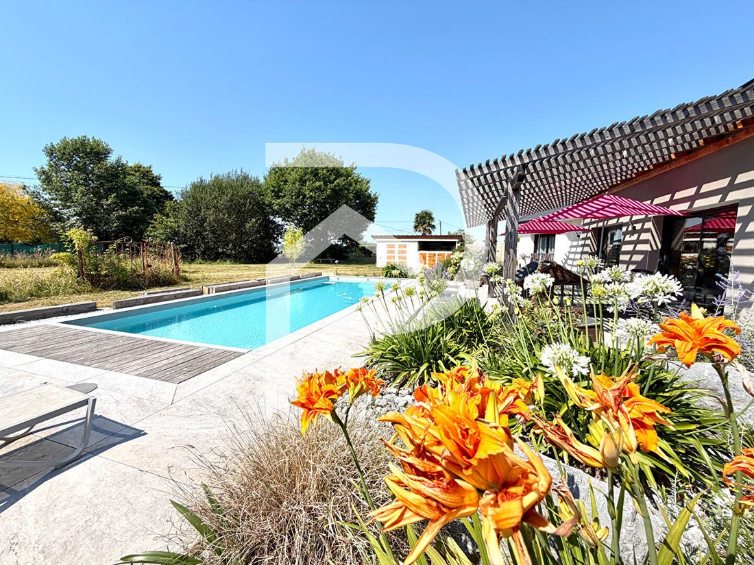 Villa in Lagor, Nouvelle-Aquitaine, France 3 - 18239935