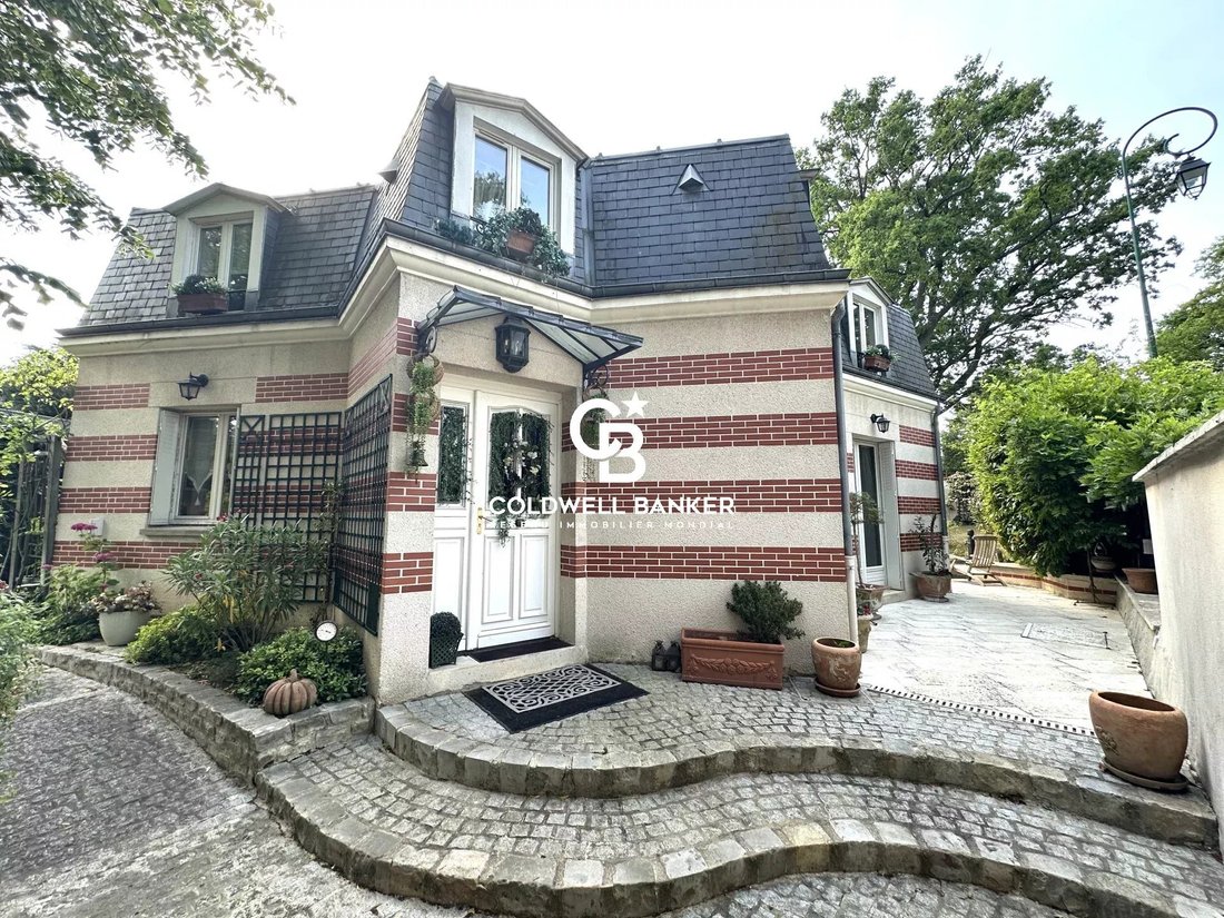 House in Chatou, Ile-de-France, France 2 - 18232564