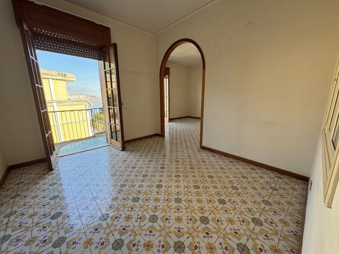 Apartment in Naples, Campania, Italy 1 - 16651113
