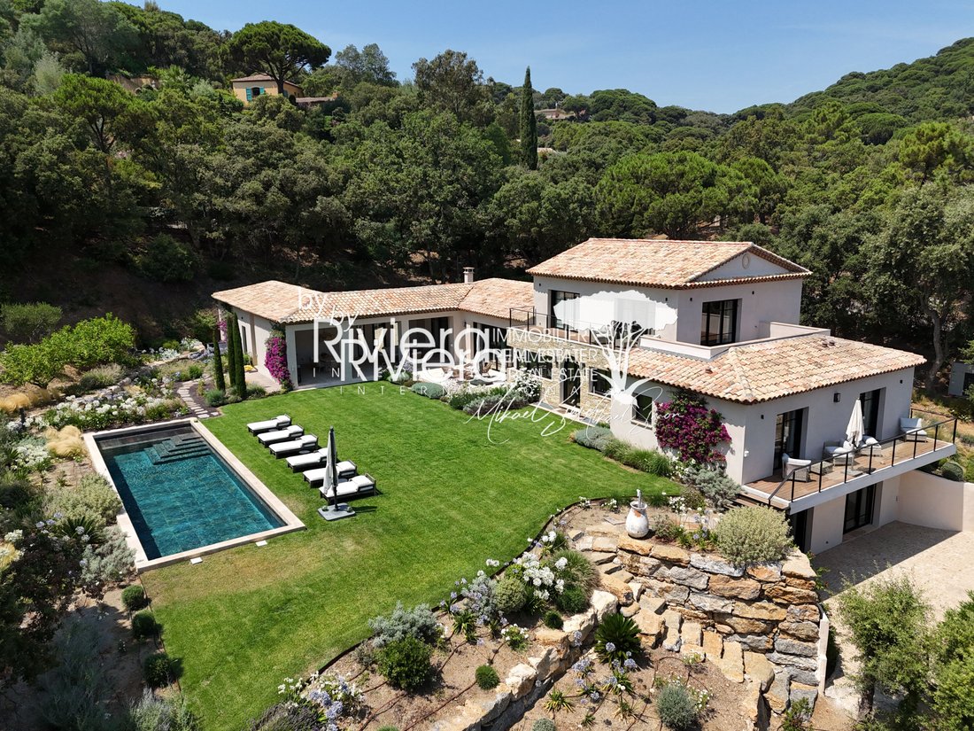 Estate in La Croix-Valmer, Provence-Alpes-Côte d'Azur, France 1 - 16028058