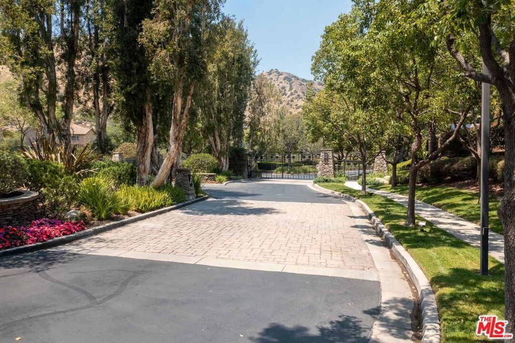 House in Azusa, California, United States 2 - 18245042