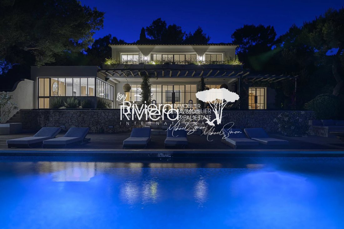 Estate in Nord, Cavalaire-sur-Mer, France 4 - 16091397