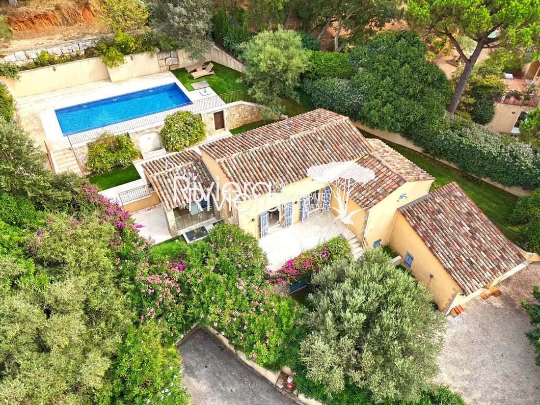 Villa in La Croix-Valmer, Provence-Alpes-Côte d'Azur, France 1 - 16101077