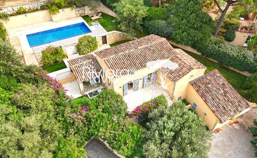 Villa in La Croix-Valmer, Provence-Alpes-Côte d'Azur, France 1