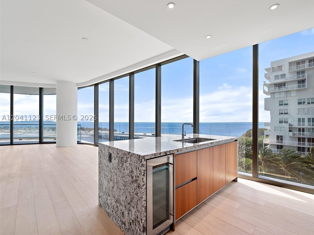 Condo in Miami, Florida, United States 4 - 18241505