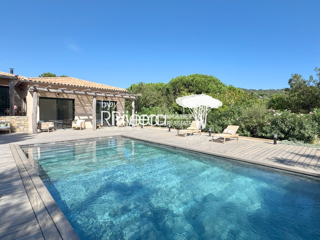 Estate in La Croix-Valmer, Provence-Alpes-Côte d'Azur, France 3 - 16170777