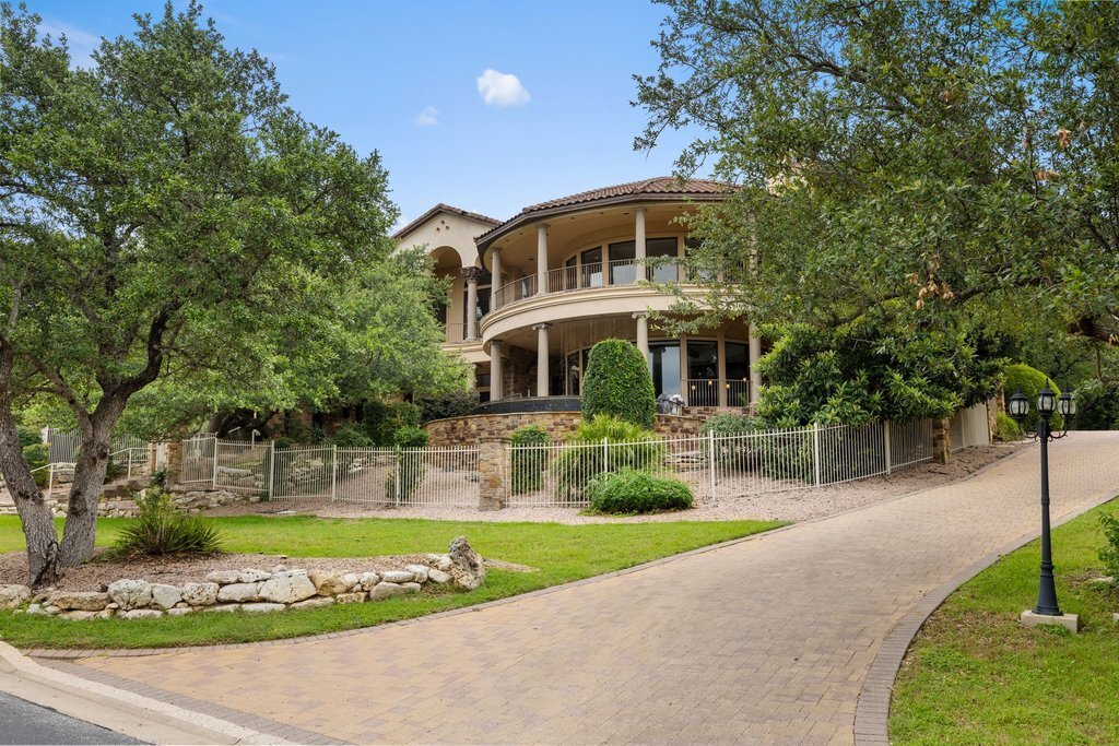 House in The Hills, Texas, United States 5 - 18242493