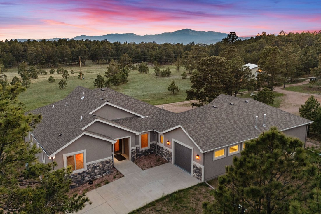 House in Colorado Springs, Colorado, United States 3 - 18239708