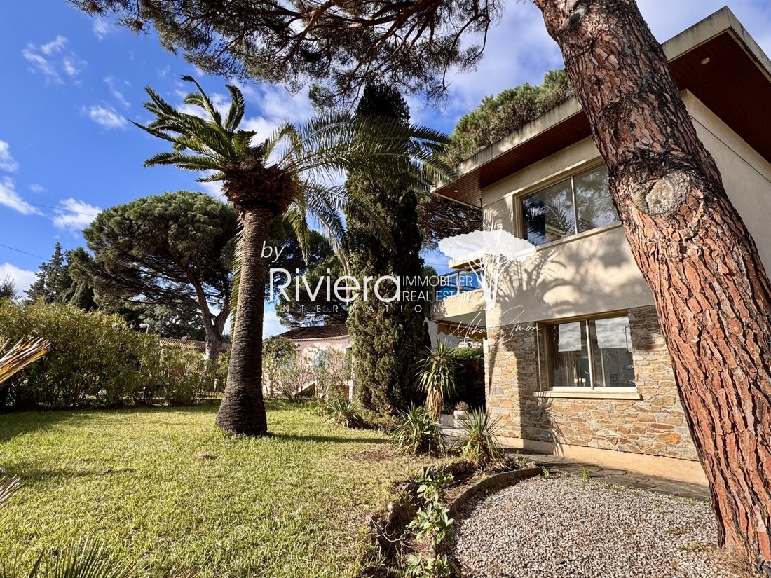 Villa in Nord, Cavalaire-sur-Mer, France 1 - 17140044