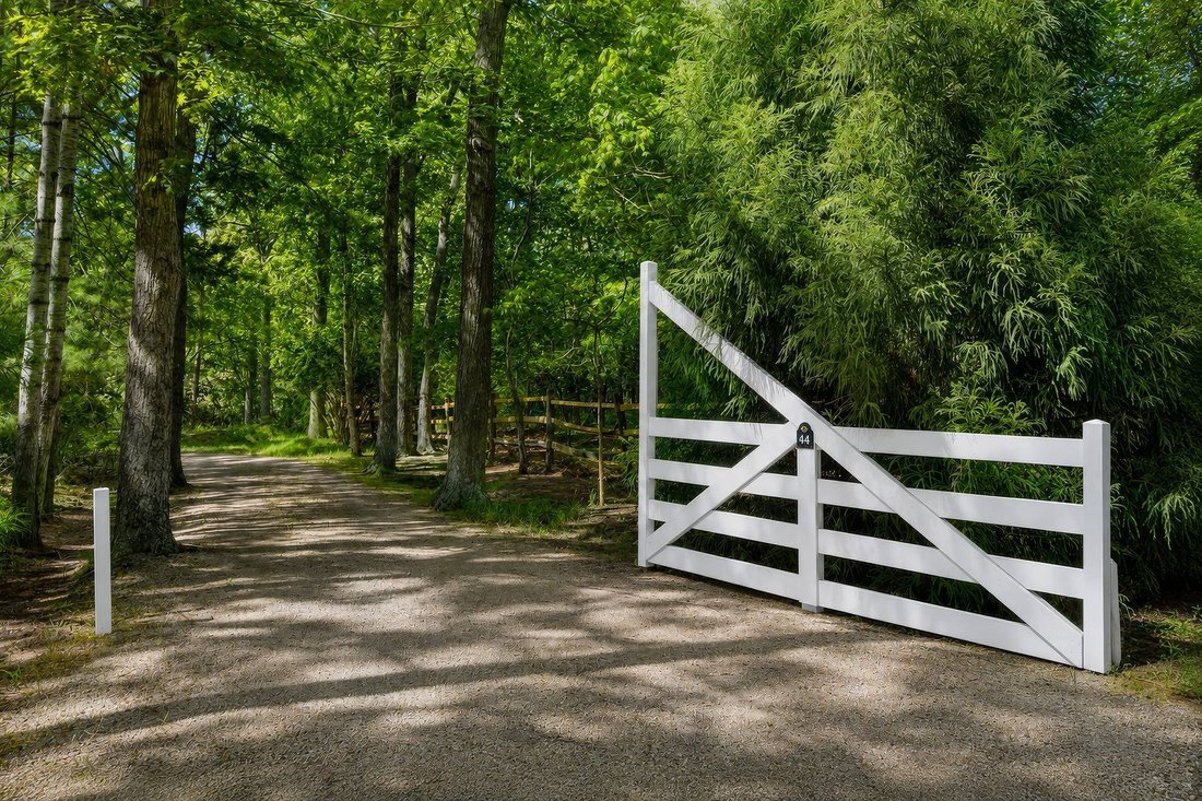 Land in East Hampton, New York, United States 2 - 18182091