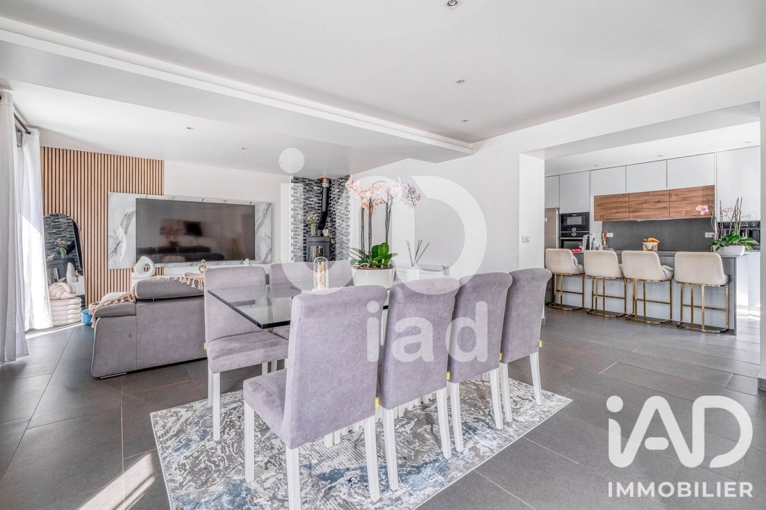 House in Villeneuve-Saint-Denis, Ile-de-France, France 2 - 18247134