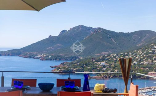 Villa in Théoule-sur-Mer, Provence-Alpes-Côte d'Azur, France 1