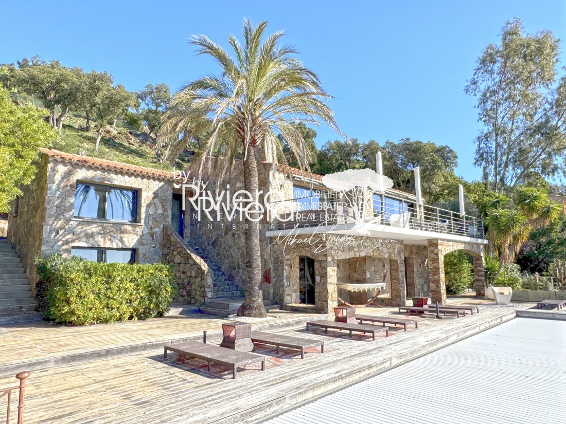 Estate in Nord, Cavalaire-sur-Mer, France 2 - 16125502