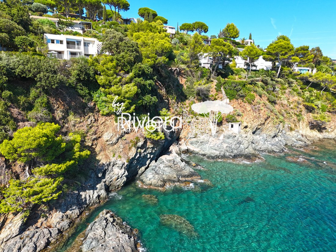 Estate in La Croix-Valmer, Provence-Alpes-Côte d'Azur, France 2 - 15390105