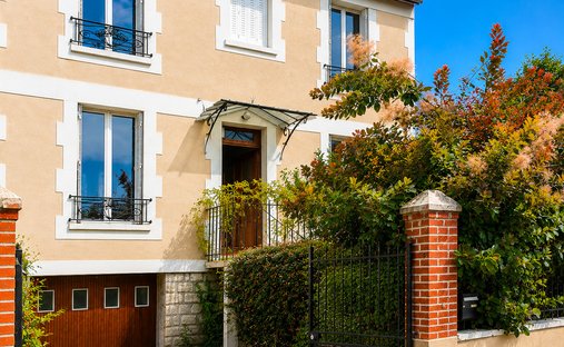 House in Centre, Nanterre, France 1