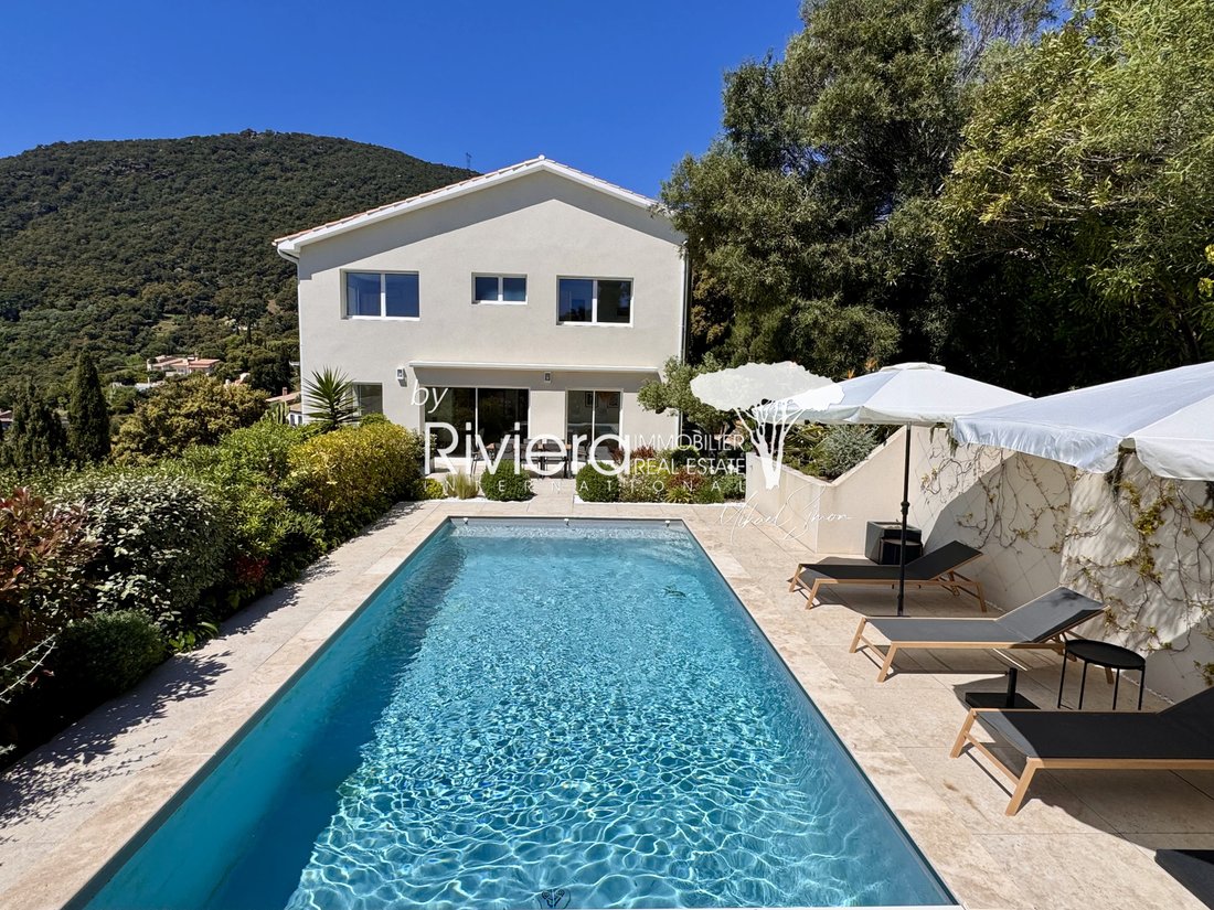 Villa in Nord, Cavalaire-sur-Mer, France 3 - 17066052
