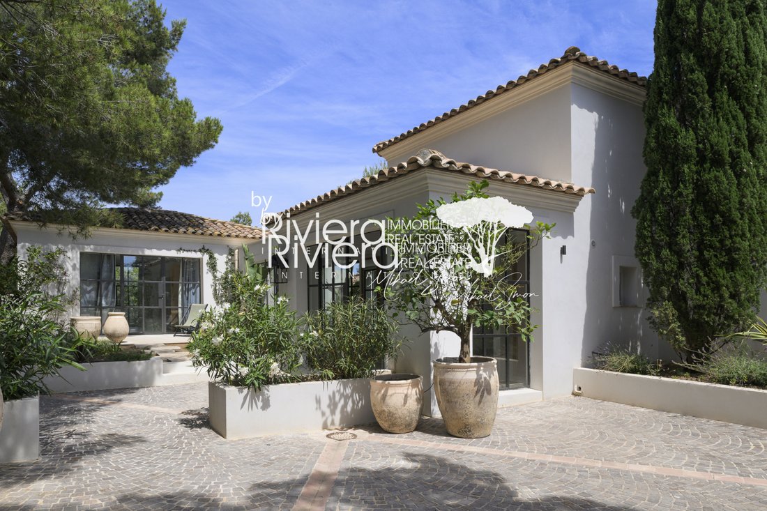 Estate in Nord, Cavalaire-sur-Mer, France 3 - 16091397