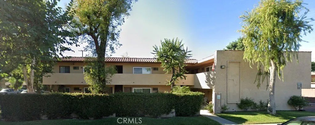 Fullerton, California, United States 1 - 18245178