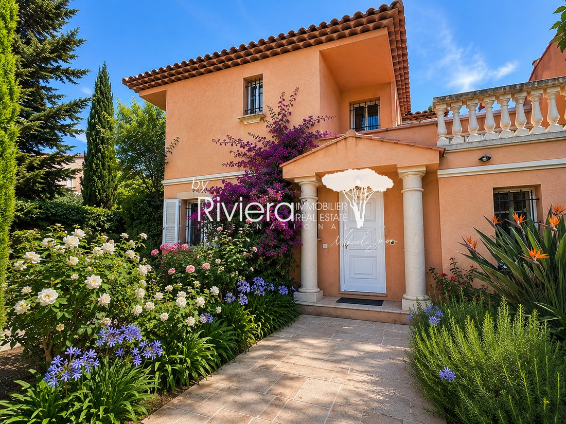 Villa in Nord, Cavalaire-sur-Mer, France 2 - 18072485