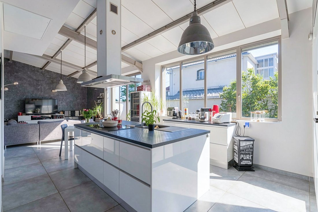 Villa in Bron, Auvergne-Rhône-Alpes, France 4 - 18239843